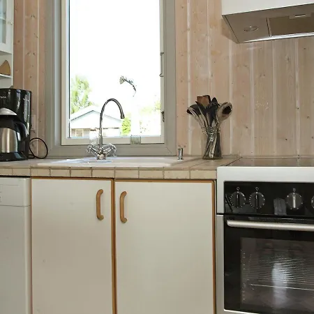 Two-bedroom Holiday In 12